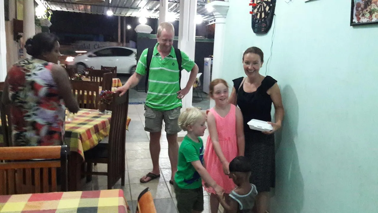 Yoho Rohans Place Negombo 2*,