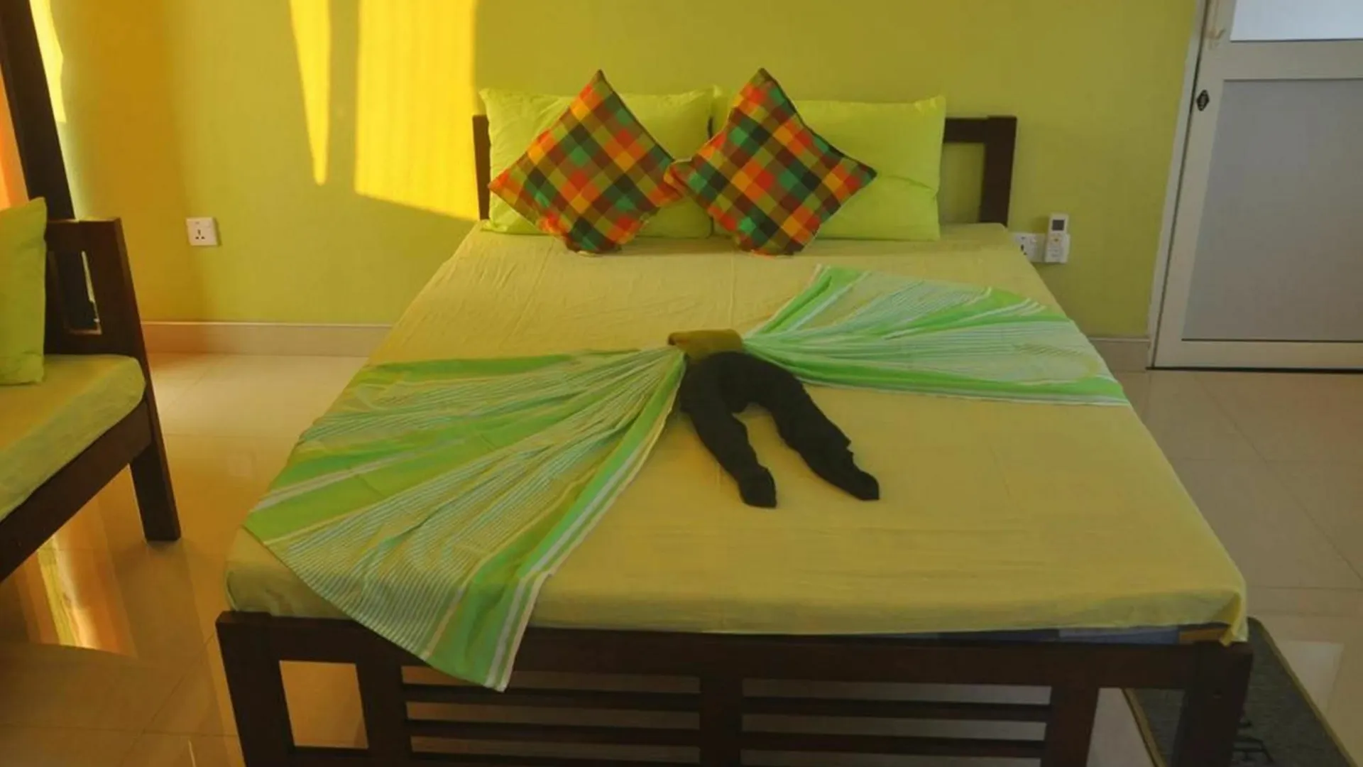 Yoho Rohans Place Negombo Hotel